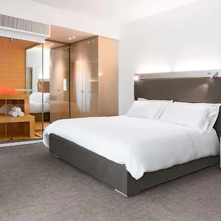 לינה וארוחת בוקר Dilman Luxury