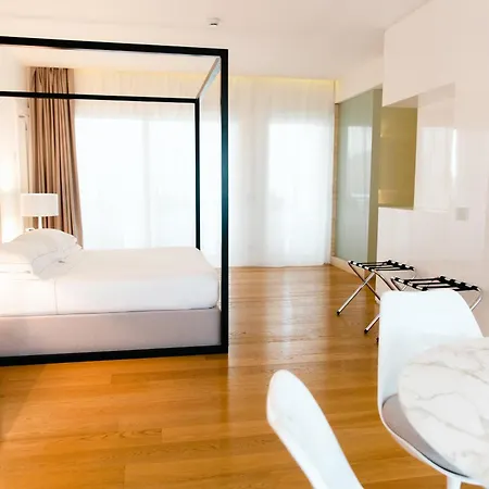 Dilman Luxury Couette-café Bari