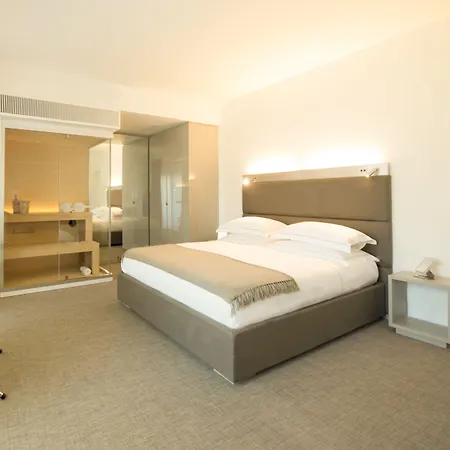 לינה וארוחת בוקר Dilman Luxury