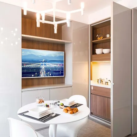 לינה וארוחת בוקר Dilman Luxury 4*